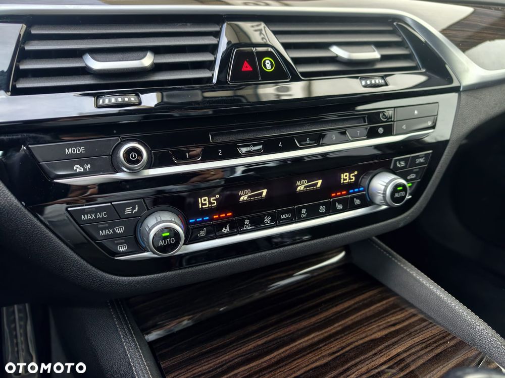 BMW Seria 5 520d xDrive Sport - 11