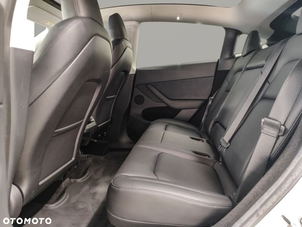 Tesla Model Y Performance Dual Motor AWD - 35