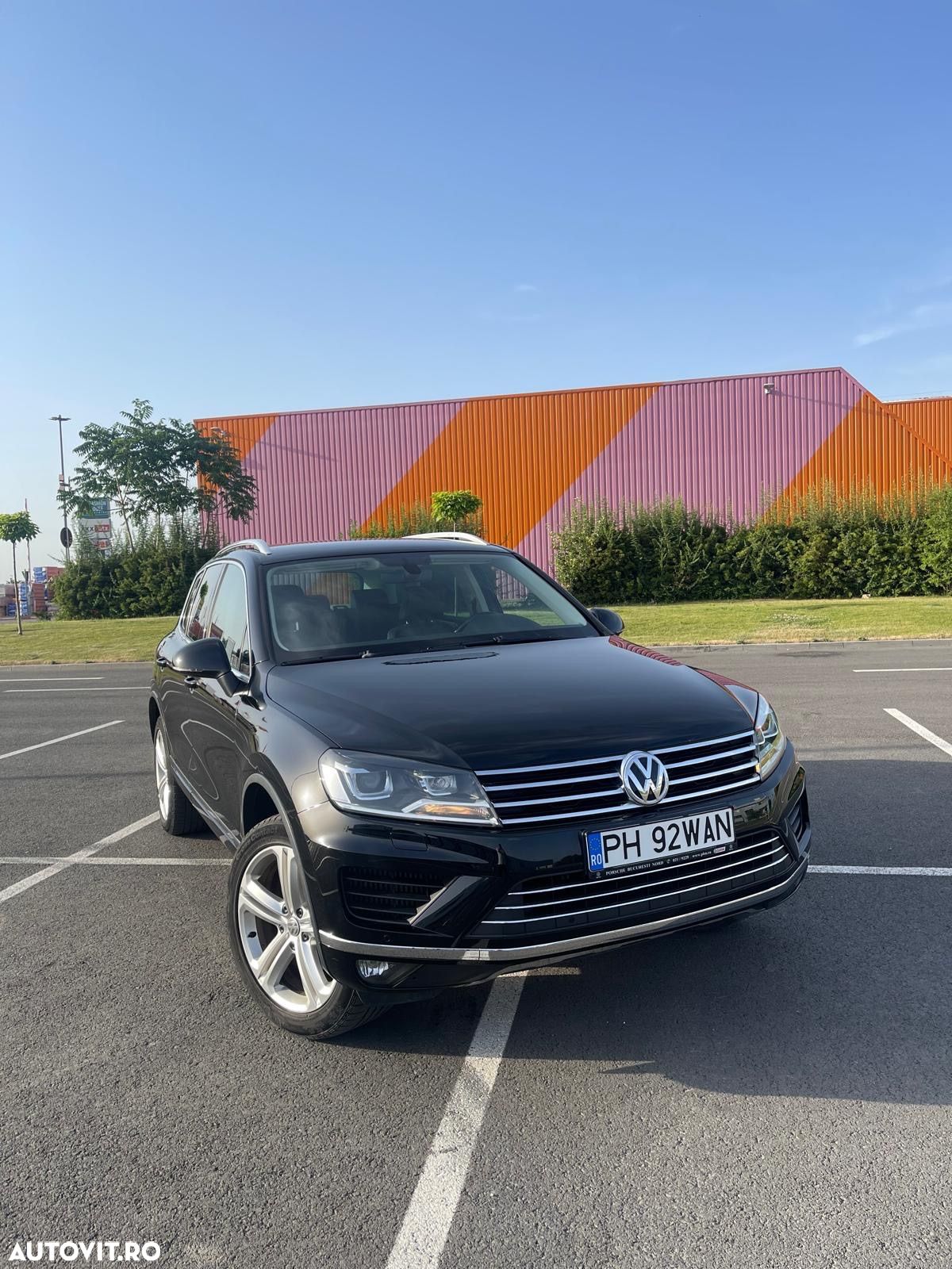 Volkswagen Touareg - 1