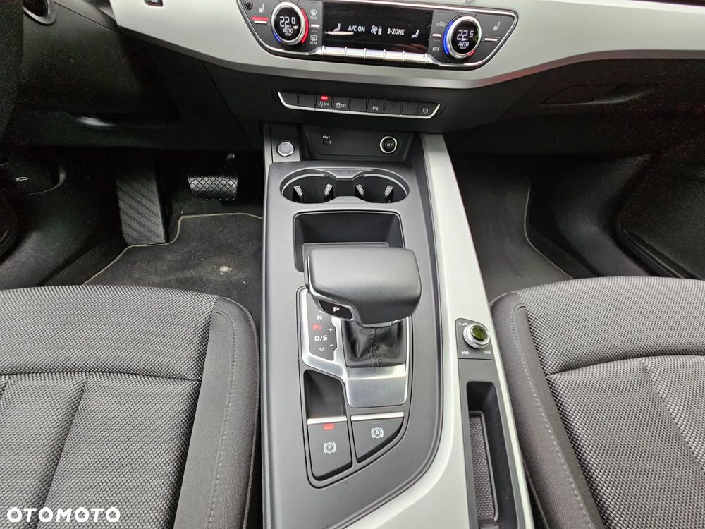 Audi A4 Limousine - 14