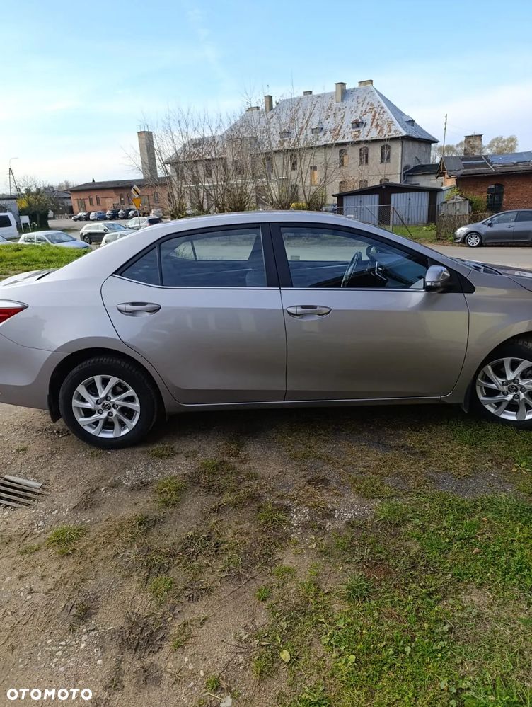 Toyota Corolla 1.6 Classic Plus - 2