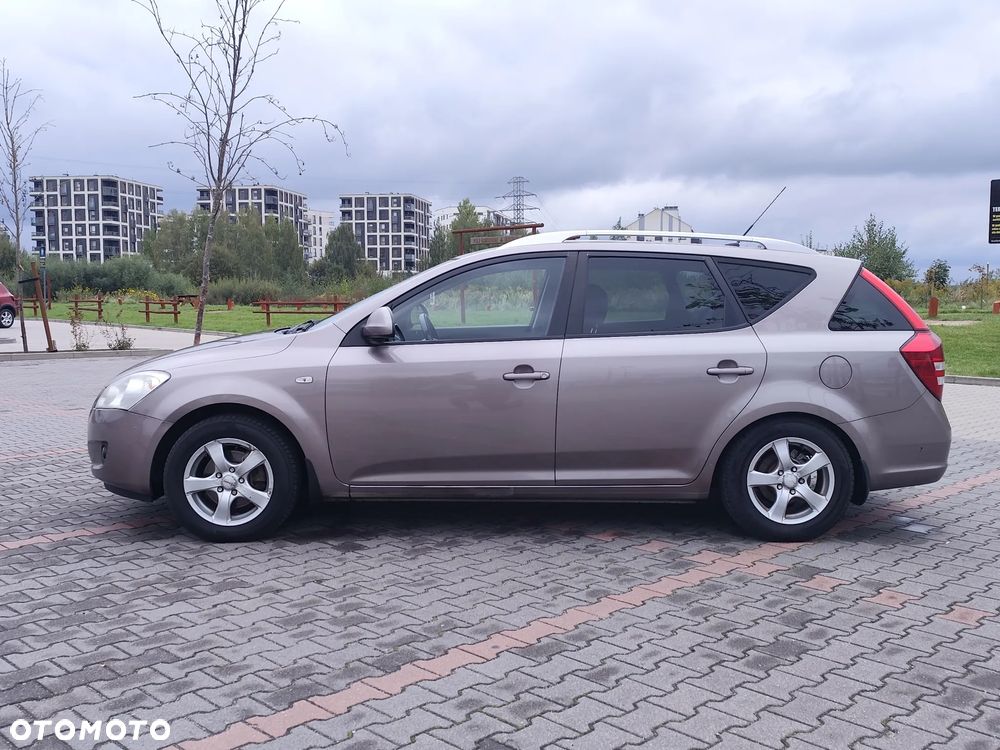 Kia Ceed - 6