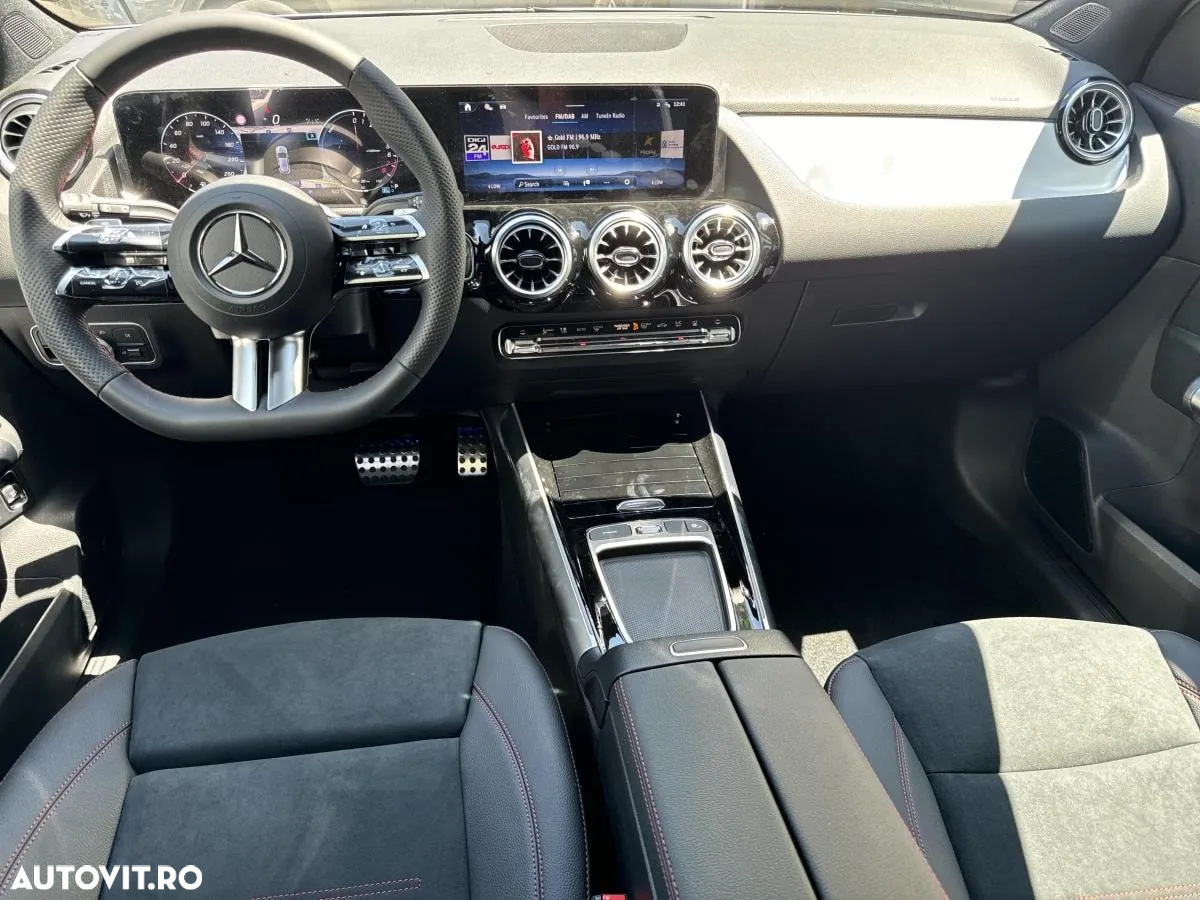 Mercedes-Benz GLA - 12