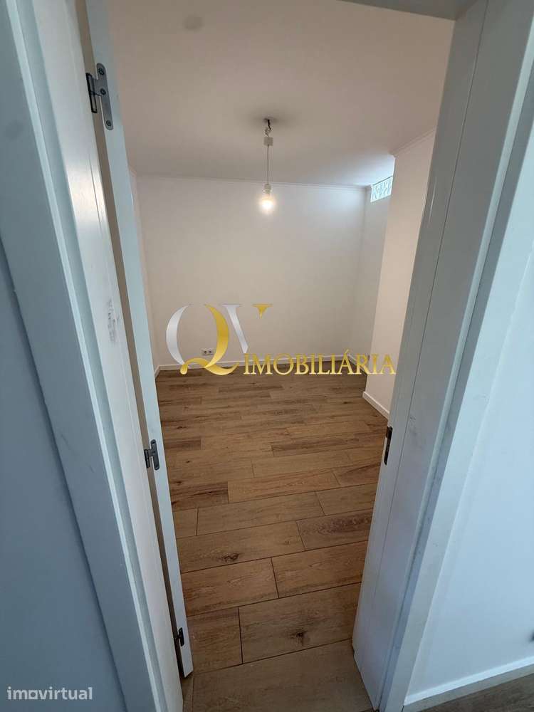 Excelente Apartamento T1+1 sito no Cristo Rei, Almada - Grande imagem: 4/14