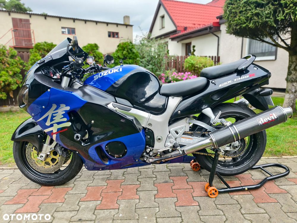 Suzuki GSX - 21