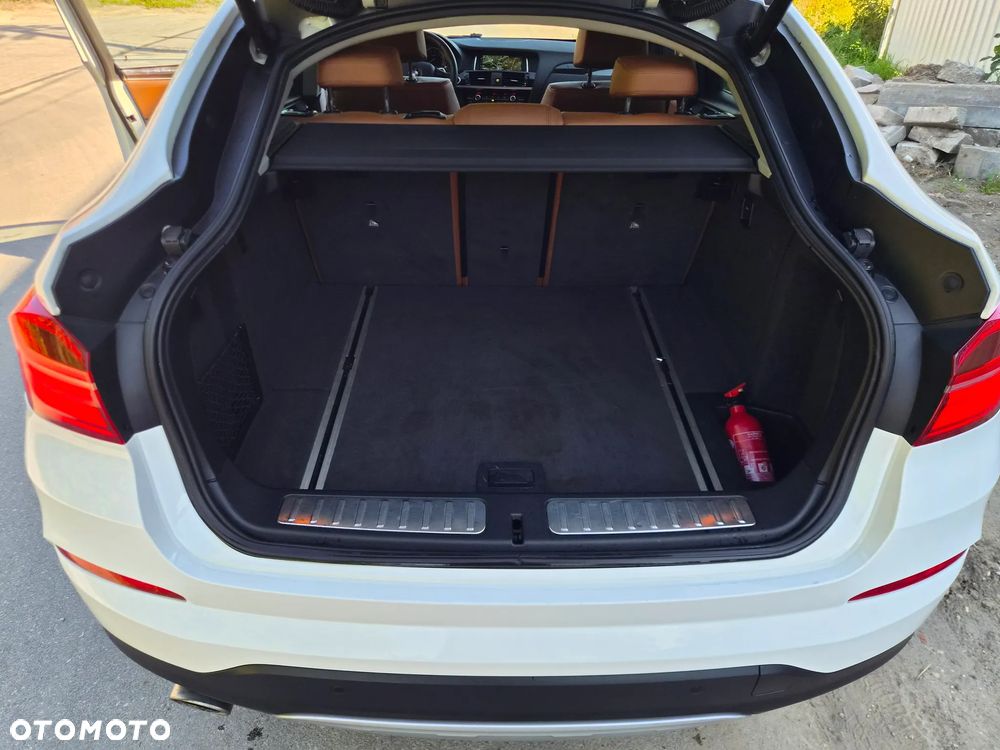 BMW X4 xDrive20i xLine - 24