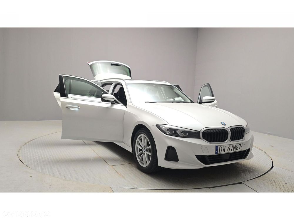 BMW Seria 3 320d xDrive mHEV M Sport - 14