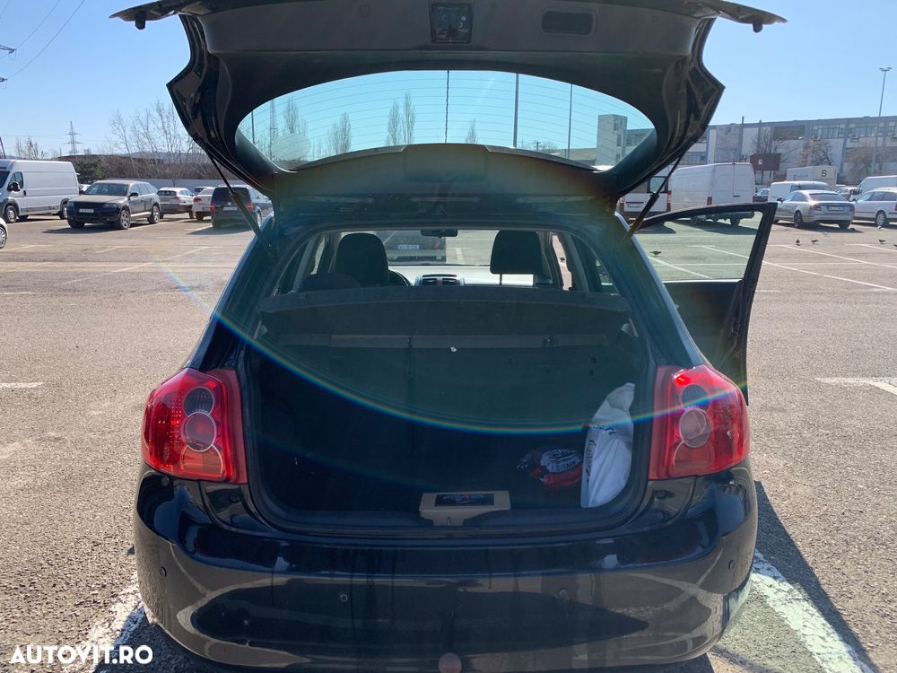 Toyota Auris 1.4 D-4D Luna - 8