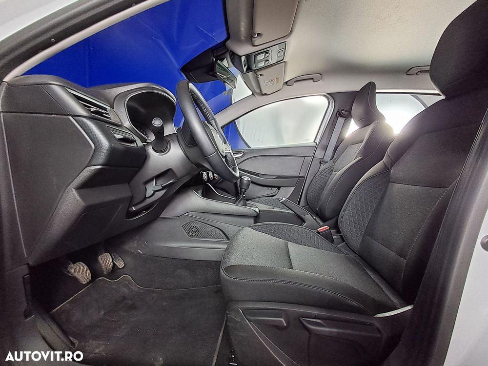 Renault Clio - 11