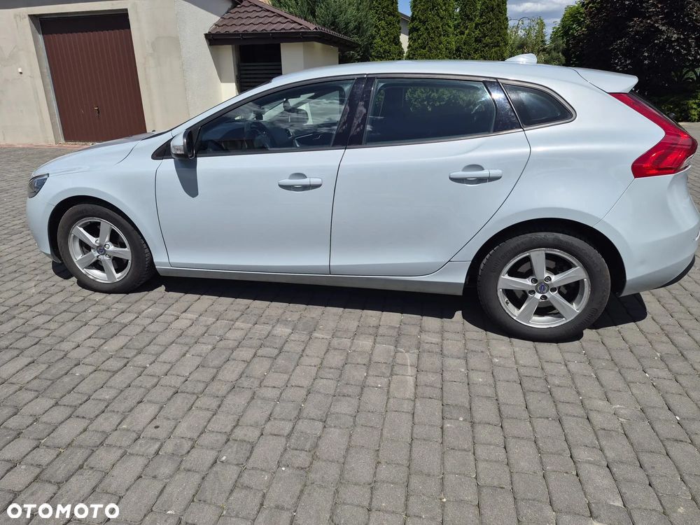 Volvo V40 D2 Drive-E Momentum - 2