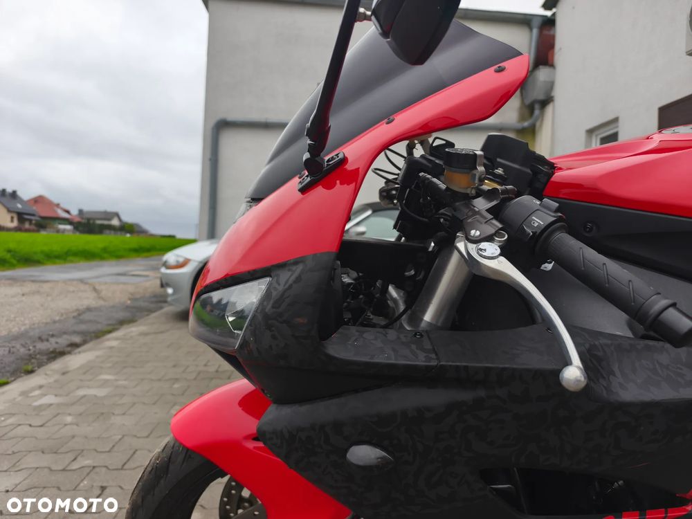Honda CBR - 9