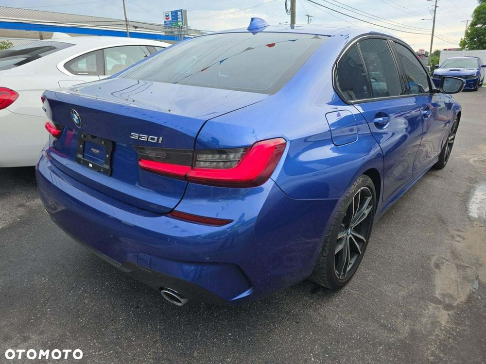 BMW Seria 3 330i xDrive M Sport - 3
