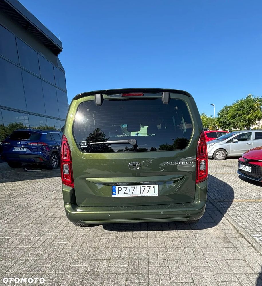 Toyota Proace City Verso 1.5 D-4D Family - 3
