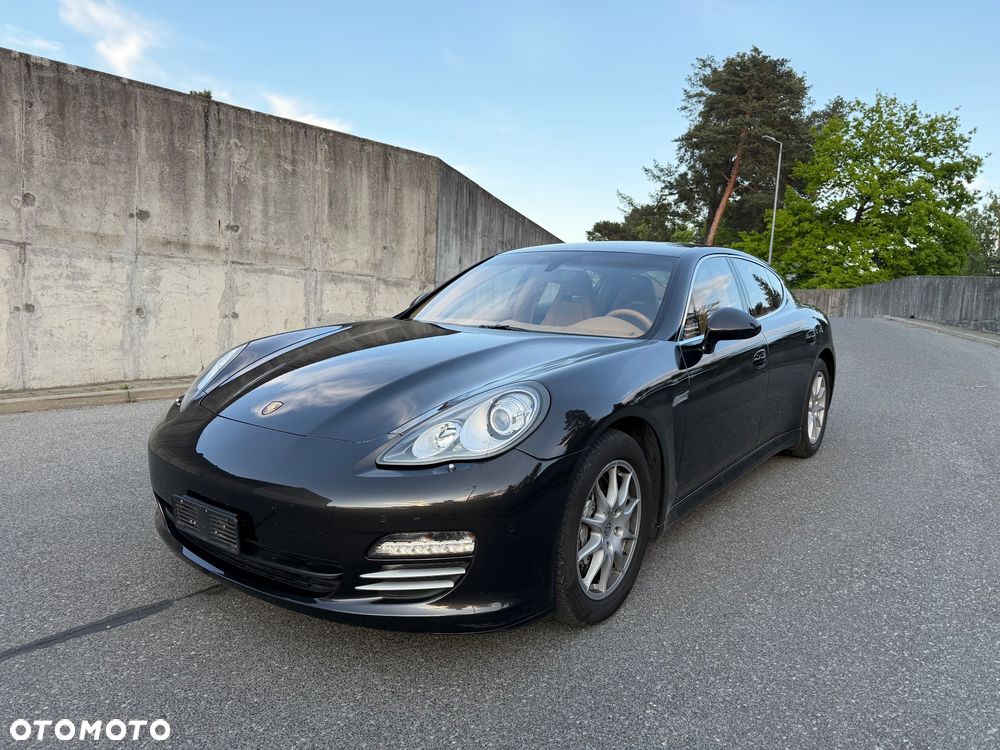 Porsche Panamera 4S - 9