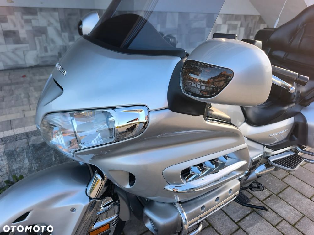 Honda GL - 24