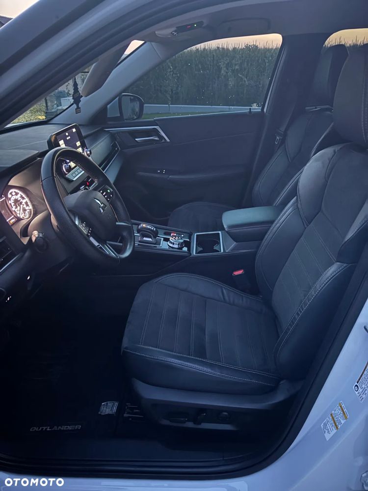 Mitsubishi Outlander - 21