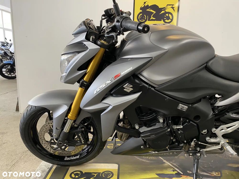 Suzuki GSX 1000 - 16