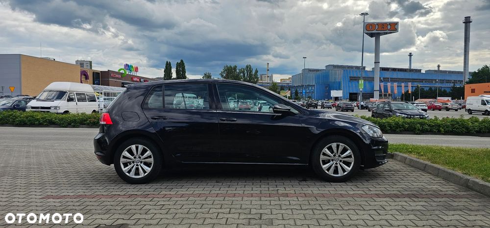 Volkswagen Golf - 6