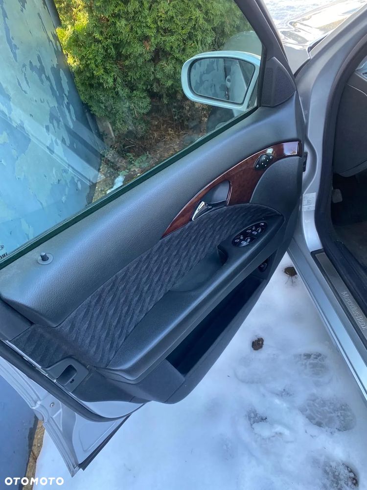 Mercedes-Benz Klasa E 240 Classic - 15