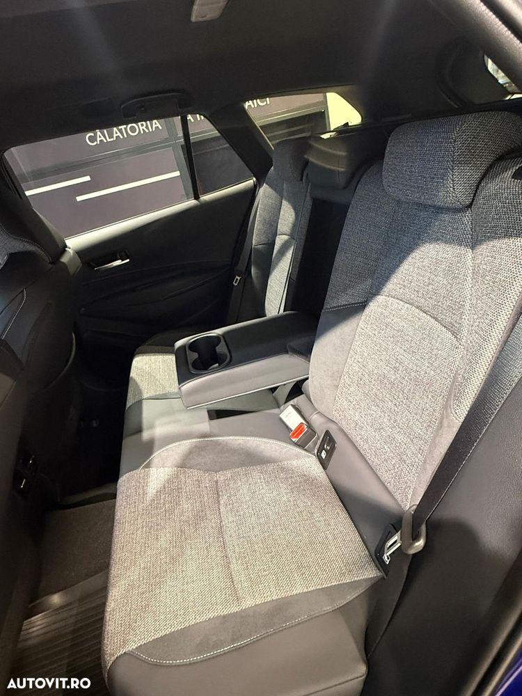 Toyota Corolla 1.8 HSD Dynamic - 8