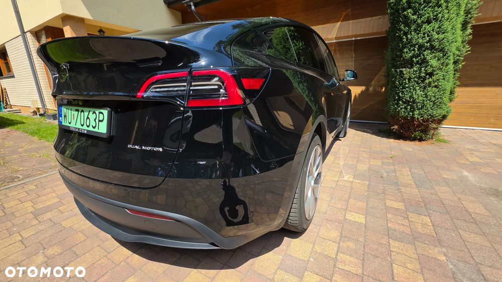 Tesla Model Y - 5