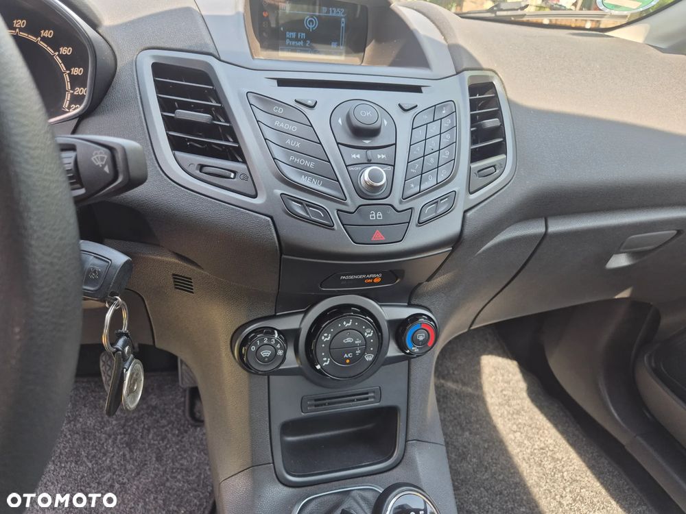 Ford Fiesta 1.25 Champions Edition - 17