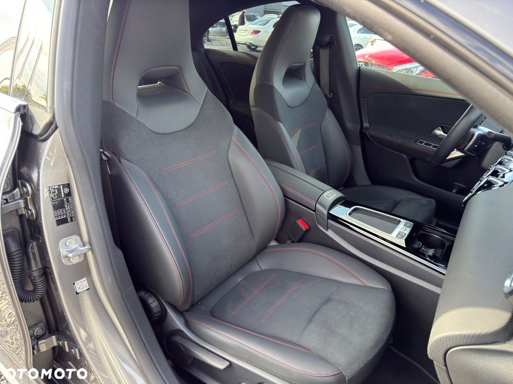 Mercedes-Benz CLA - 24