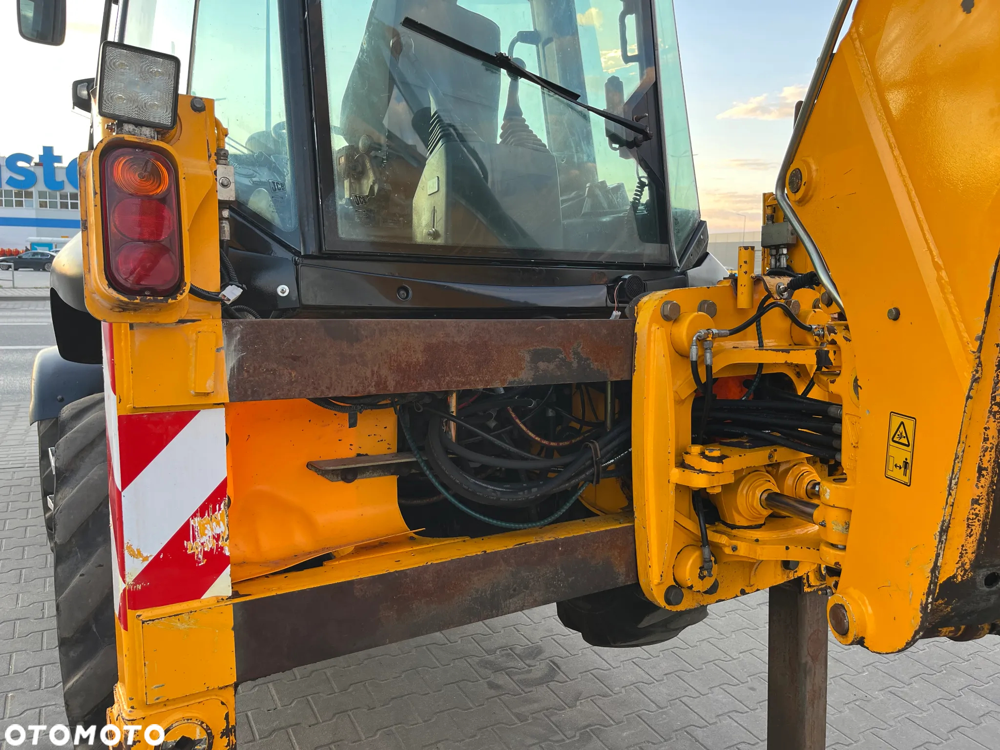 JCB 2CX - 13
