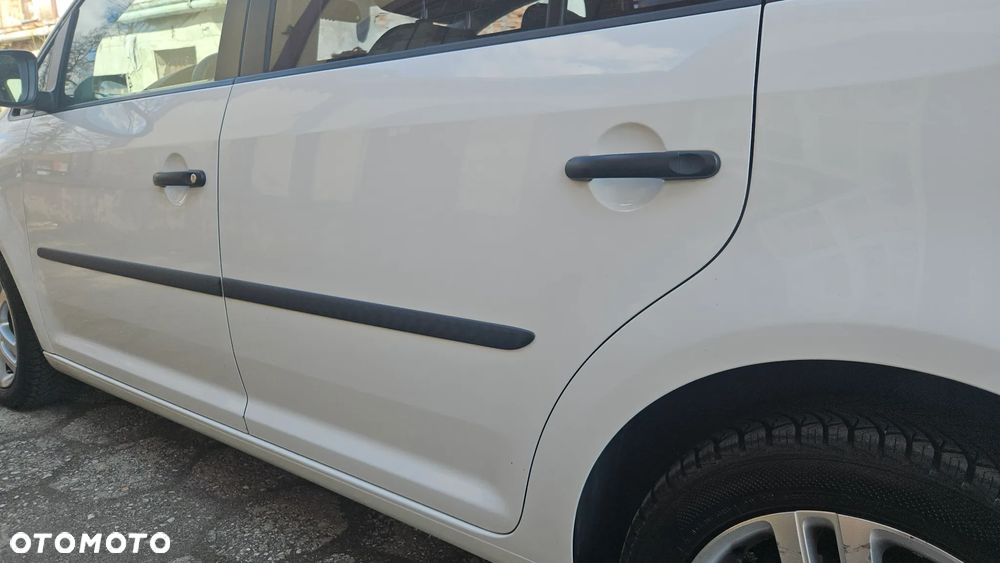 Volkswagen Touran 1.6 TDI DPF BlueMotion Technology Highline - 5