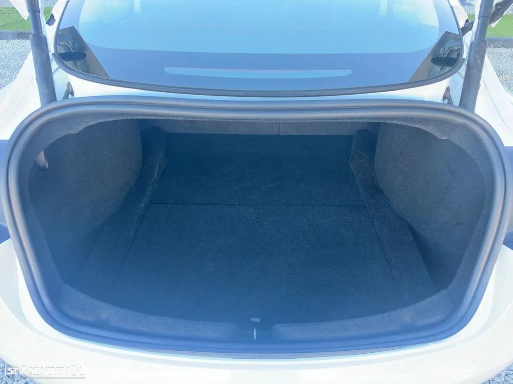 Tesla Model 3 - 23
