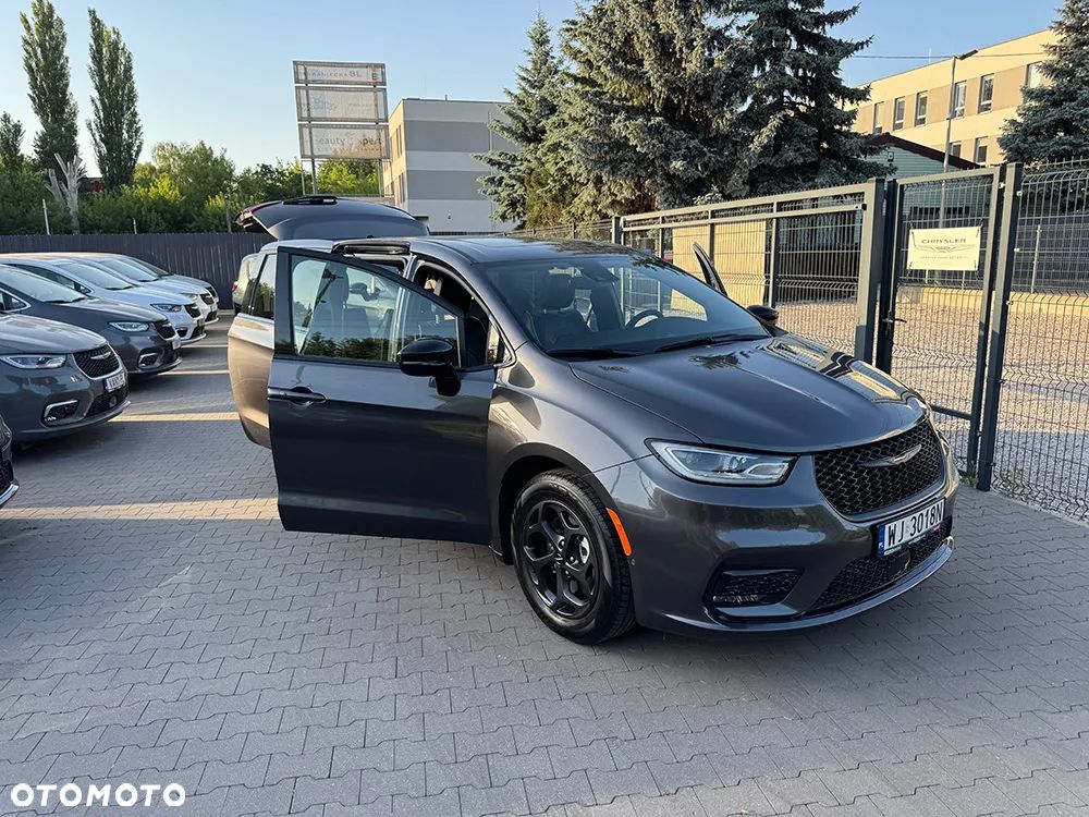 Chrysler Pacifica - 10