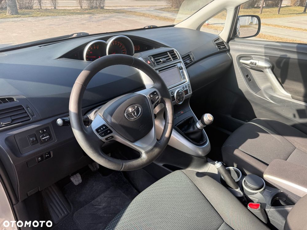 Toyota Verso 2.0 D-4D Travel - 8