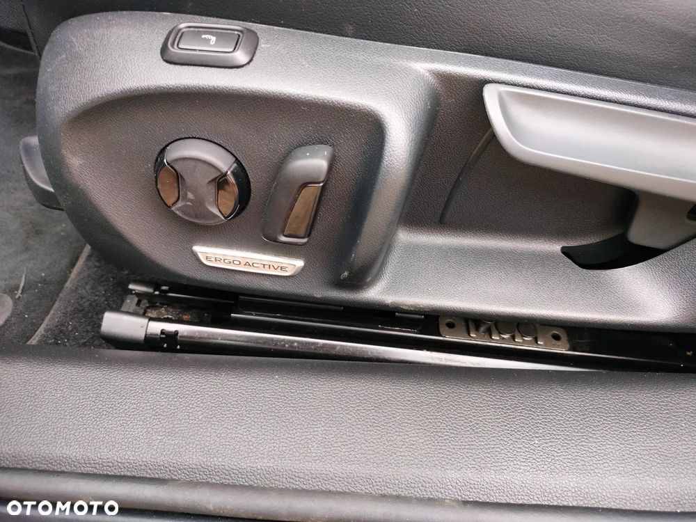 Volkswagen Passat - 18