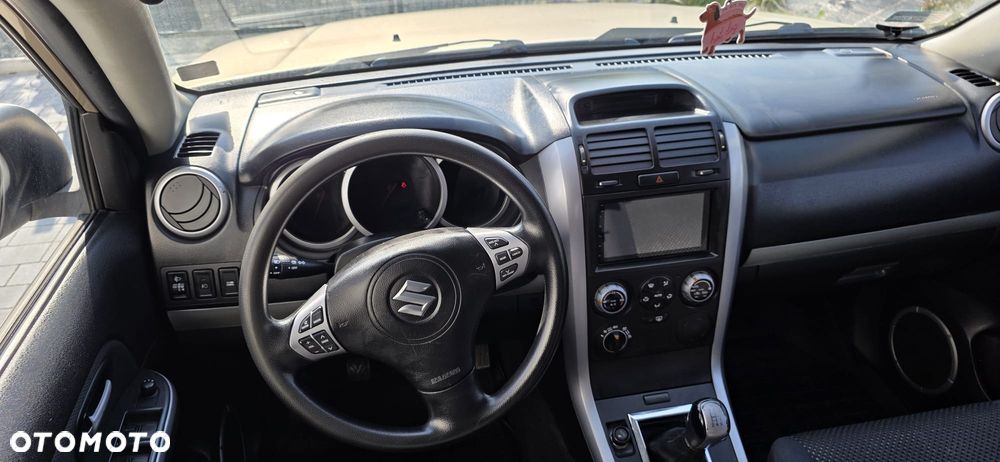 Suzuki Grand Vitara 2.0 - 7