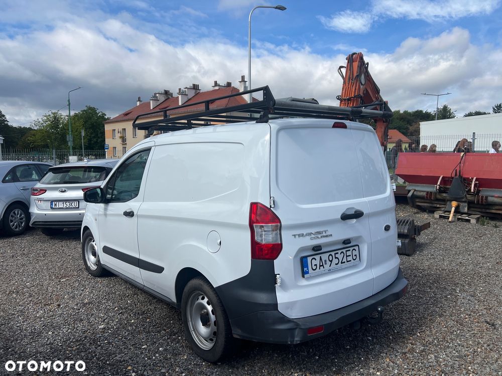 Ford Transit Courier - 8