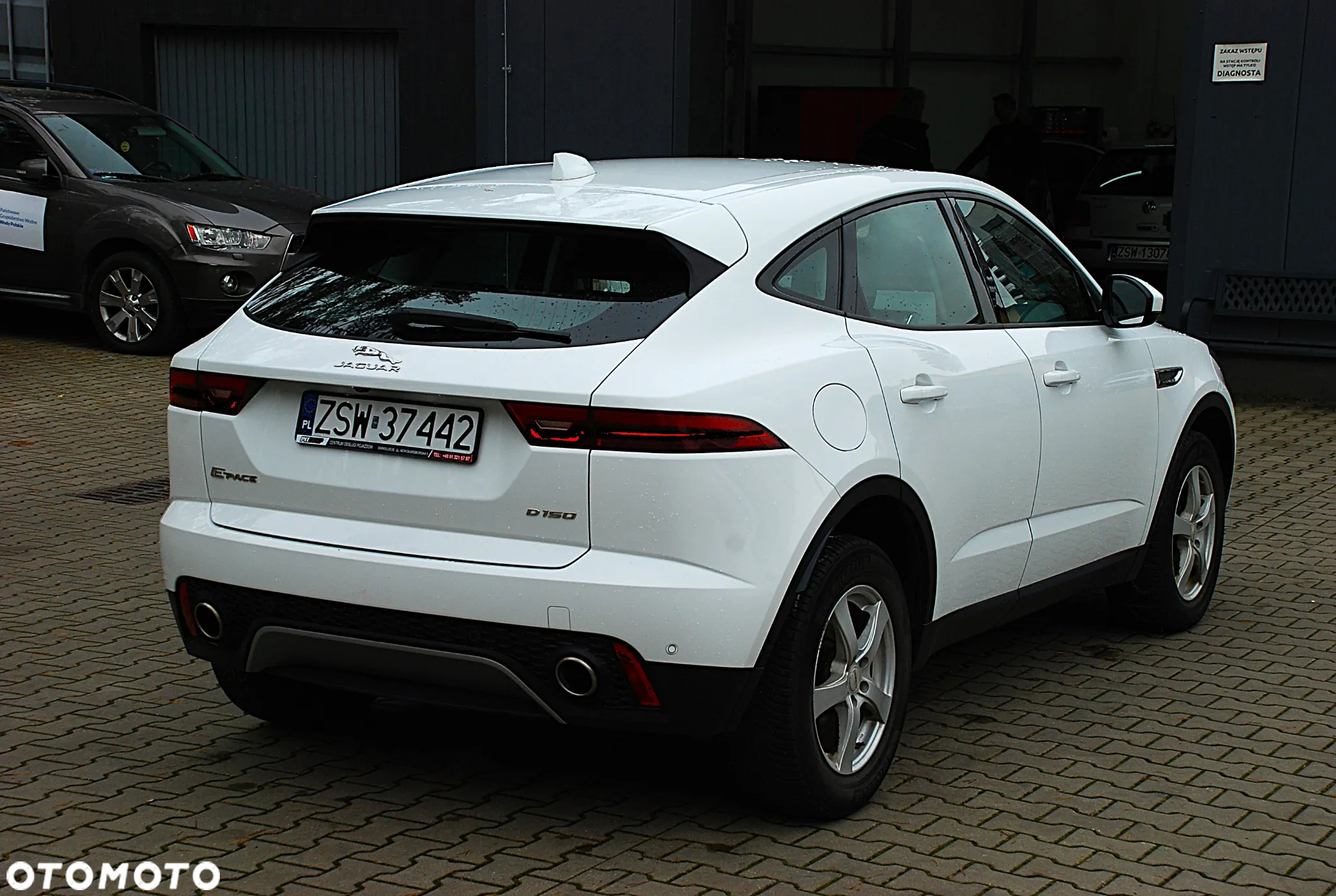 Jaguar E-Pace D150 R-Dynamic - 16