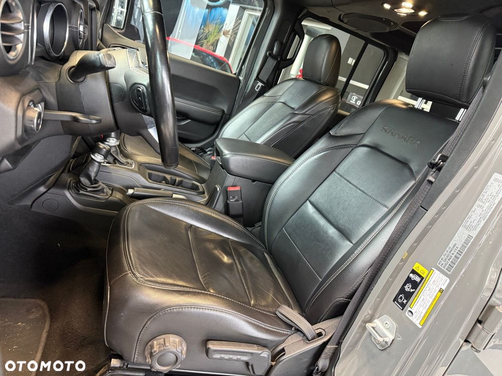 Jeep Wrangler - 22