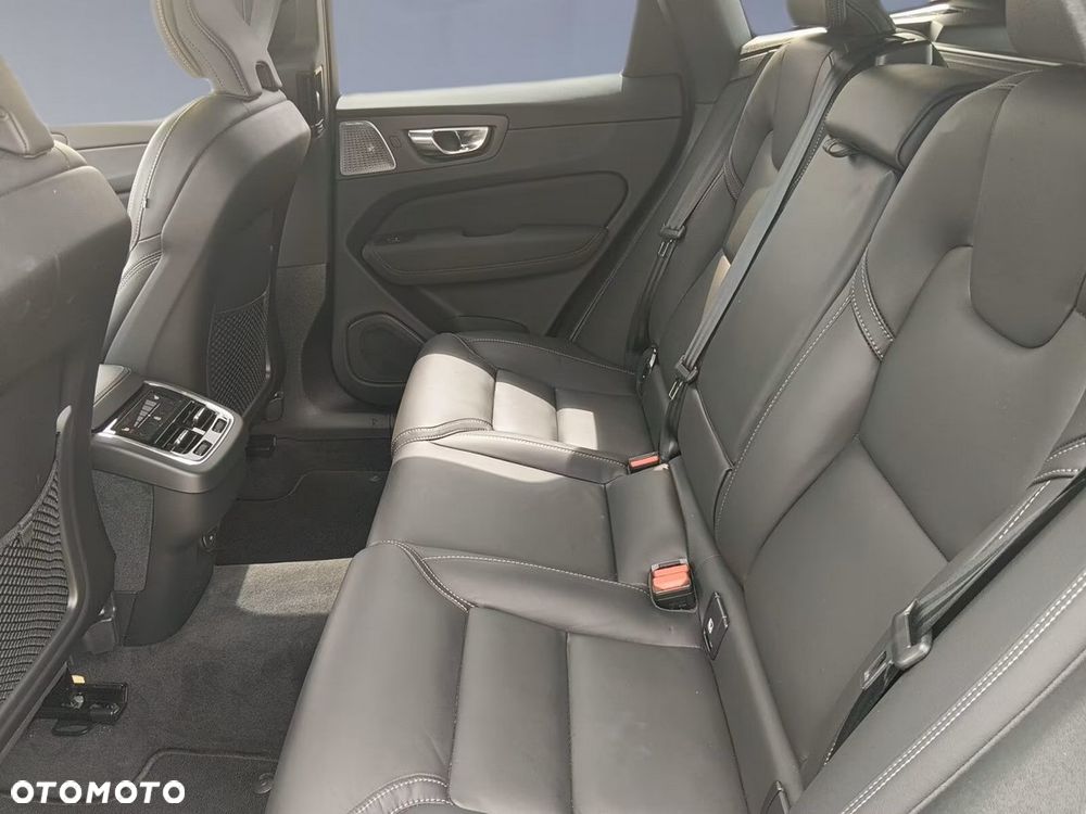 Volvo XC 60 B5 B AWD Ultra Black Edition - 36