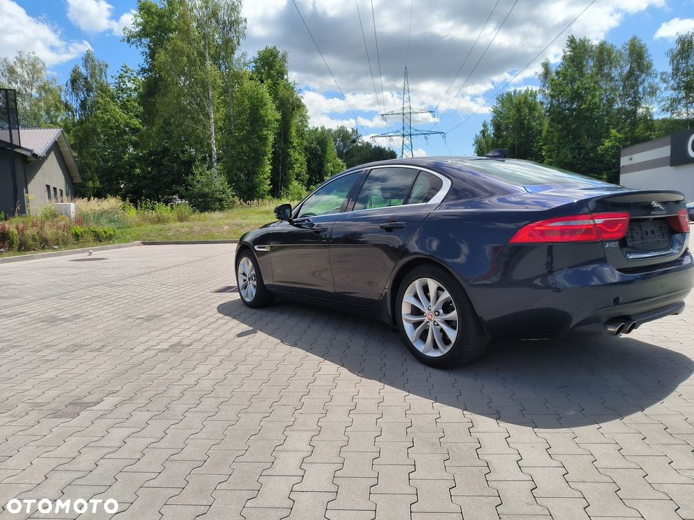 Jaguar XE - 5