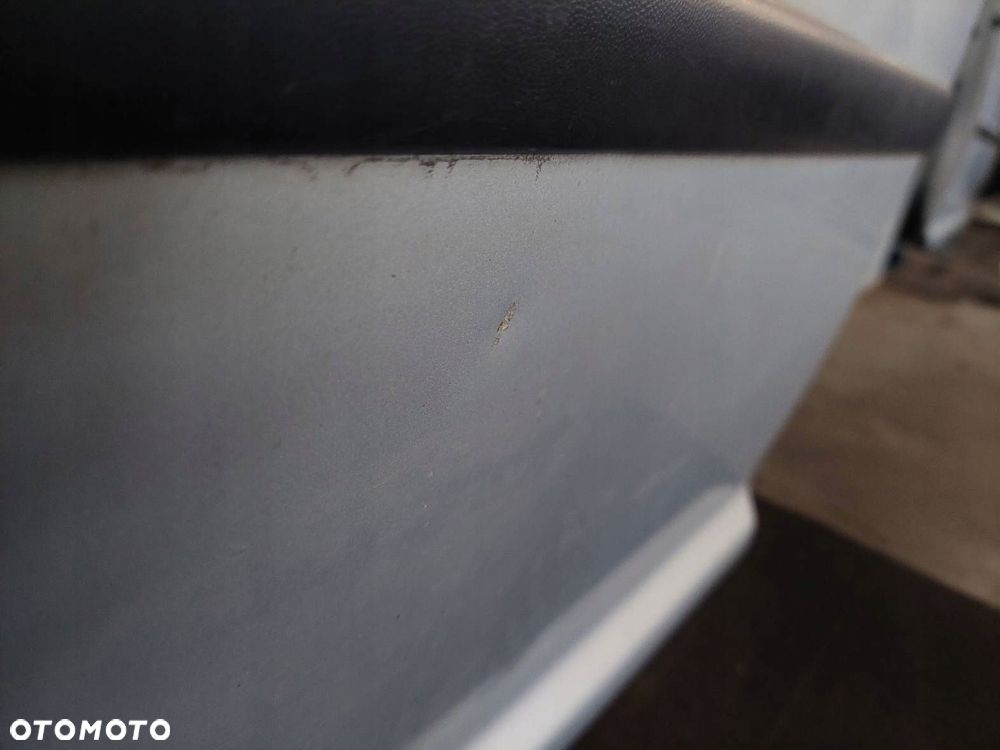 DRZWI KOMPLETNE PRAWY TYŁ VOLKSWAGEN GOLF IV LB7Z - 2