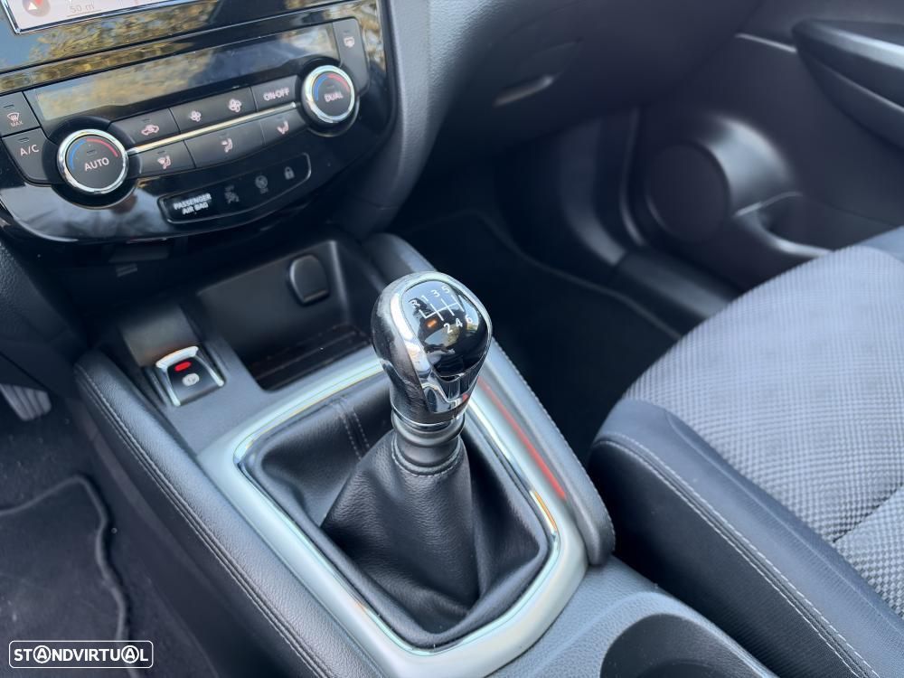 Nissan Qashqai 1.5 dCi N-Connecta 18 - 17