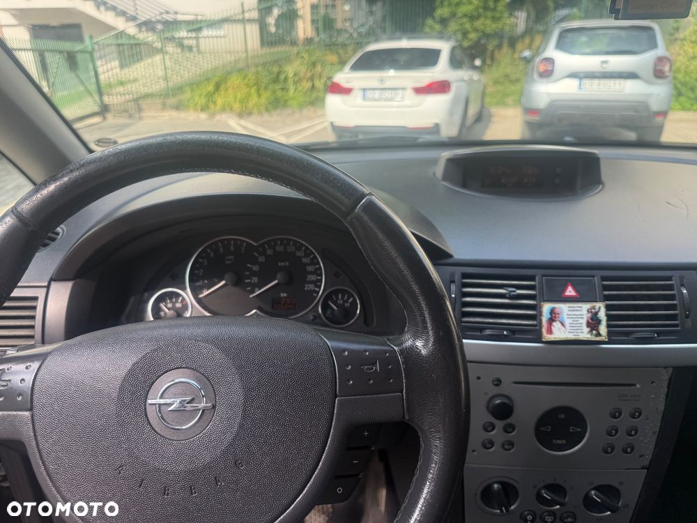 Opel Meriva 1.6 16V Essentia - 10