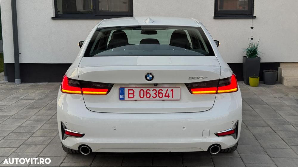 BMW Seria 3 330e Aut. Luxury Line - 6