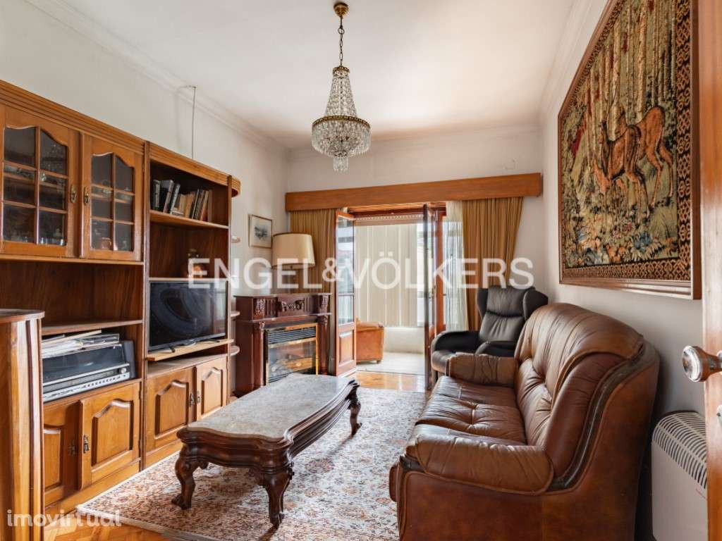 Moradia com duas frações de utilização independente e garagem - Grande imagem: 2/30