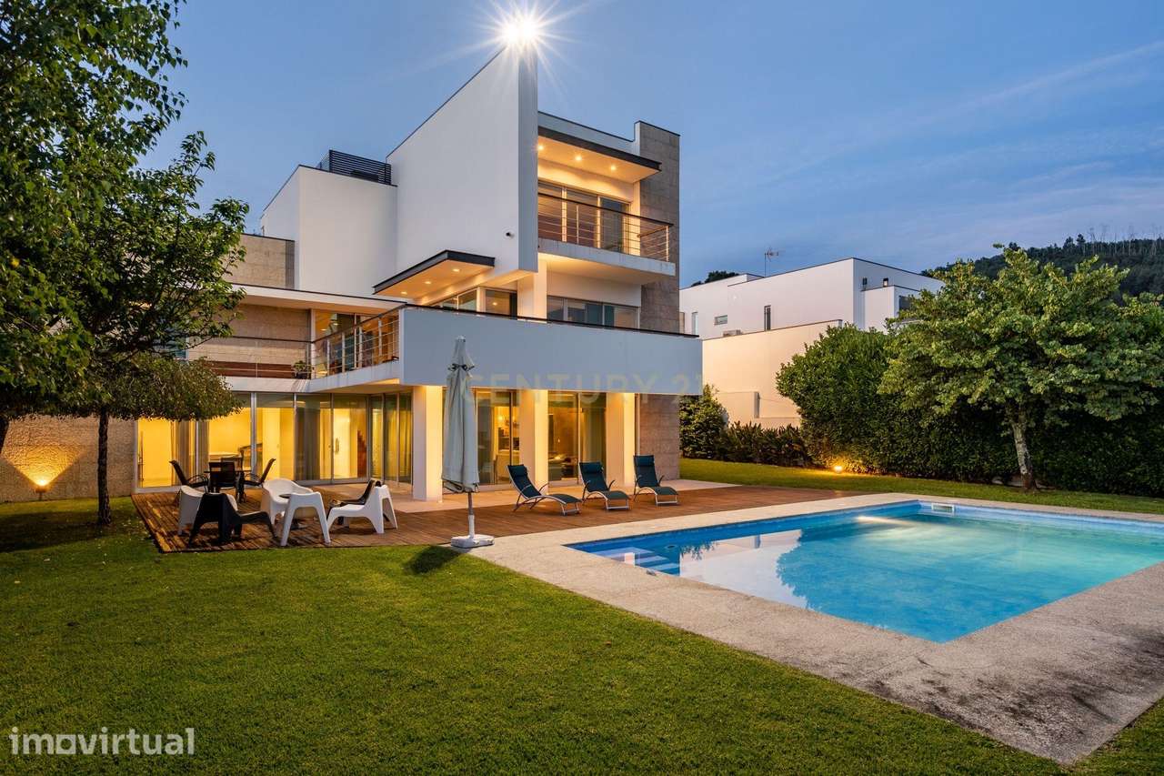 Moradia individual T4 com piscina - Lamaçães - Grande imagem: 3/56