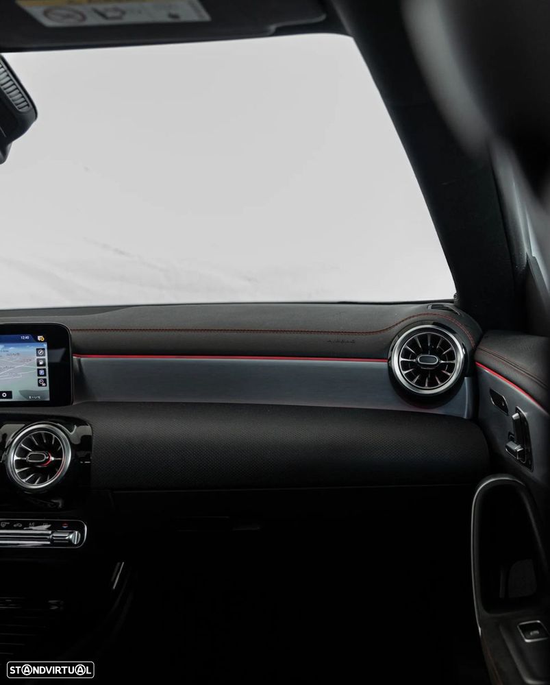 Mercedes-Benz CLA 250 e Shooting Brake AMG Line - 24