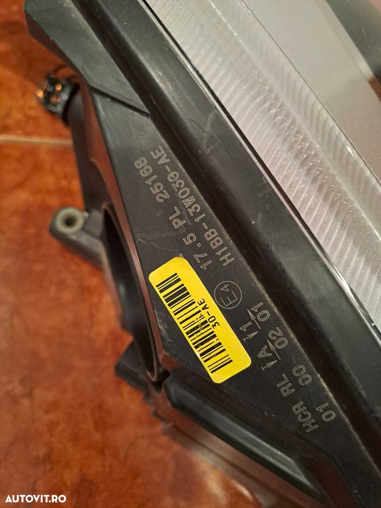 Far stanga original Ford Fiesta an 2017-2021 cod H1BB13W030AE - 3