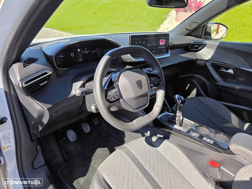 Peugeot 2008 1.2 PureTech Allure Pack - 12