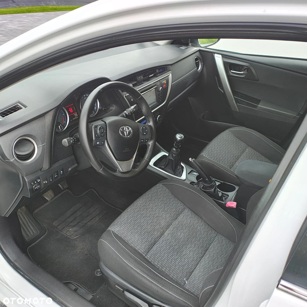 Toyota Auris 2.0 D-4D Premium Comfort - 11