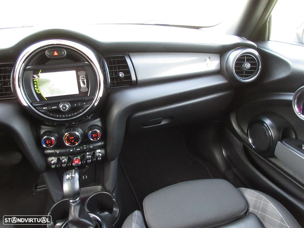 MINI 3 Portas Cooper D Auto - 36